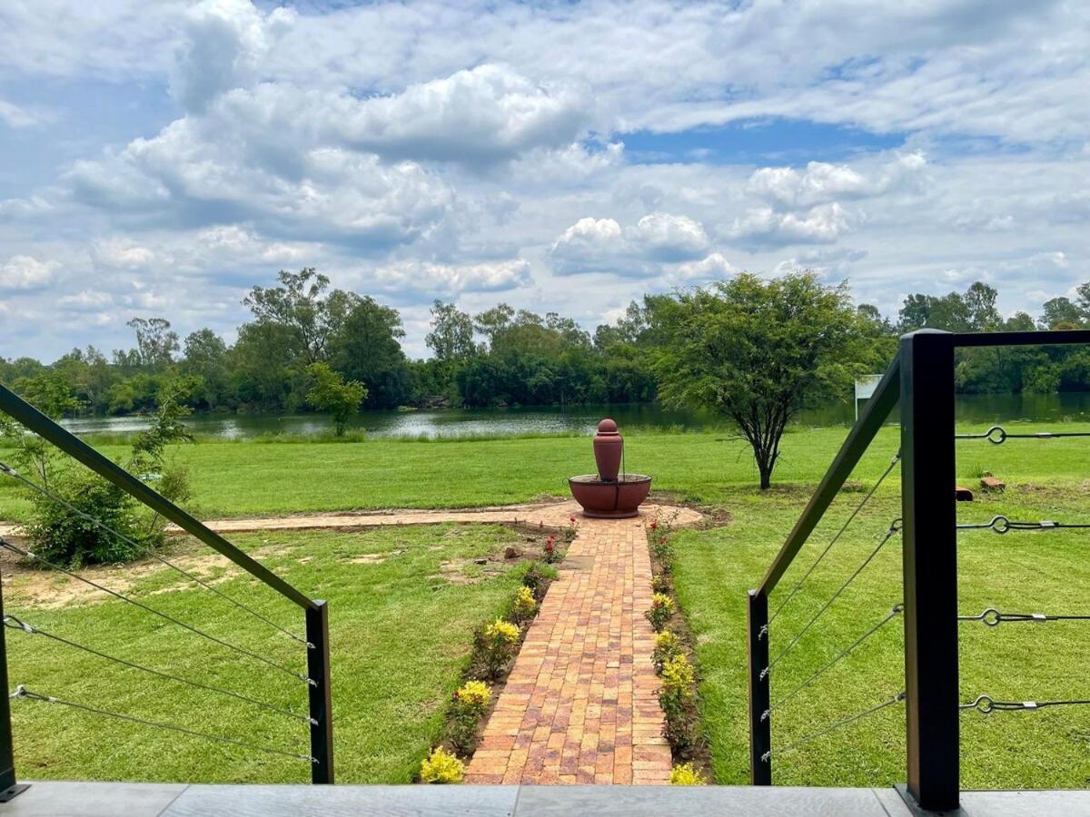 Teenytawny At The Vaal River * Parys